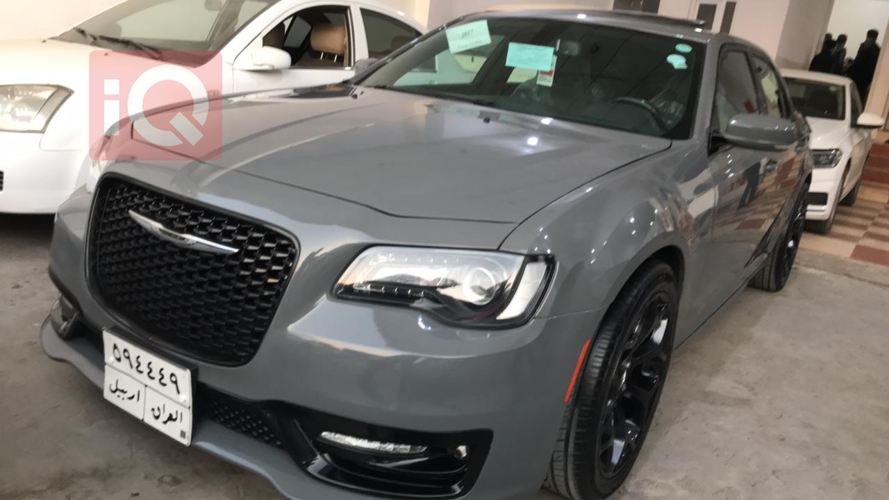 کرایسلەر 300